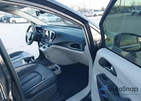 2023 Chrysler Pacifica Touring L z USA, uszkodzony, nr VIN 2C4RC1BG5PR547179